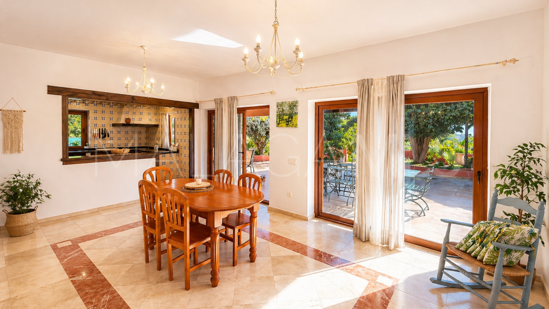 Finca with 4 bedrooms for sale in Estepona