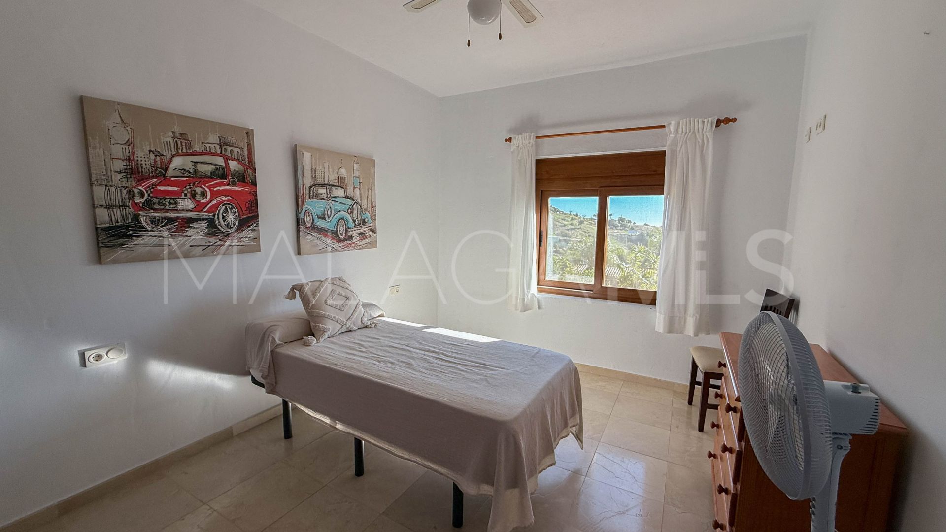 For sale finca with 4 bedrooms in Estepona