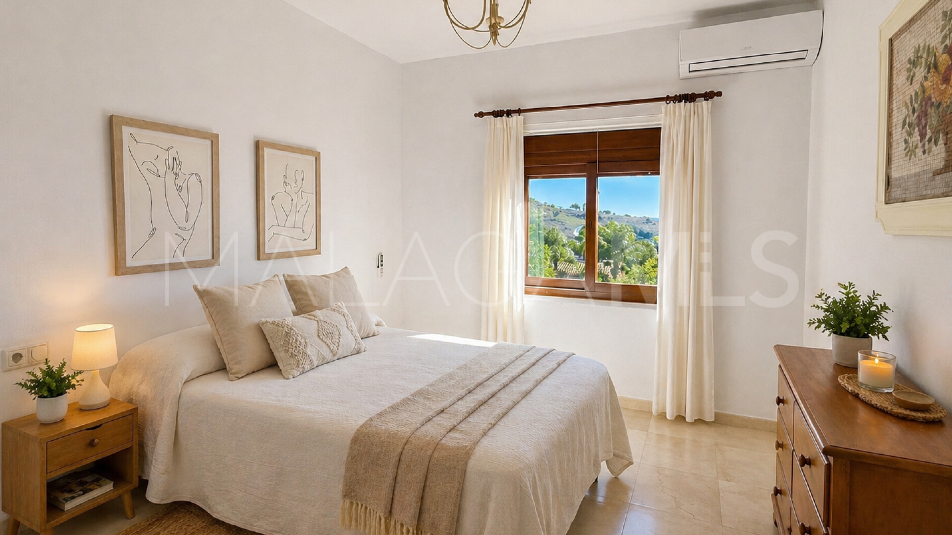 Finca with 4 bedrooms for sale in Estepona
