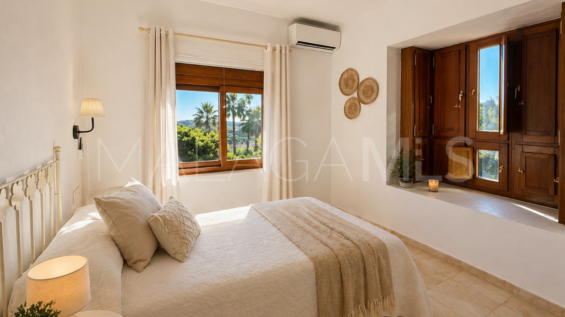 Finca with 4 bedrooms for sale in Estepona