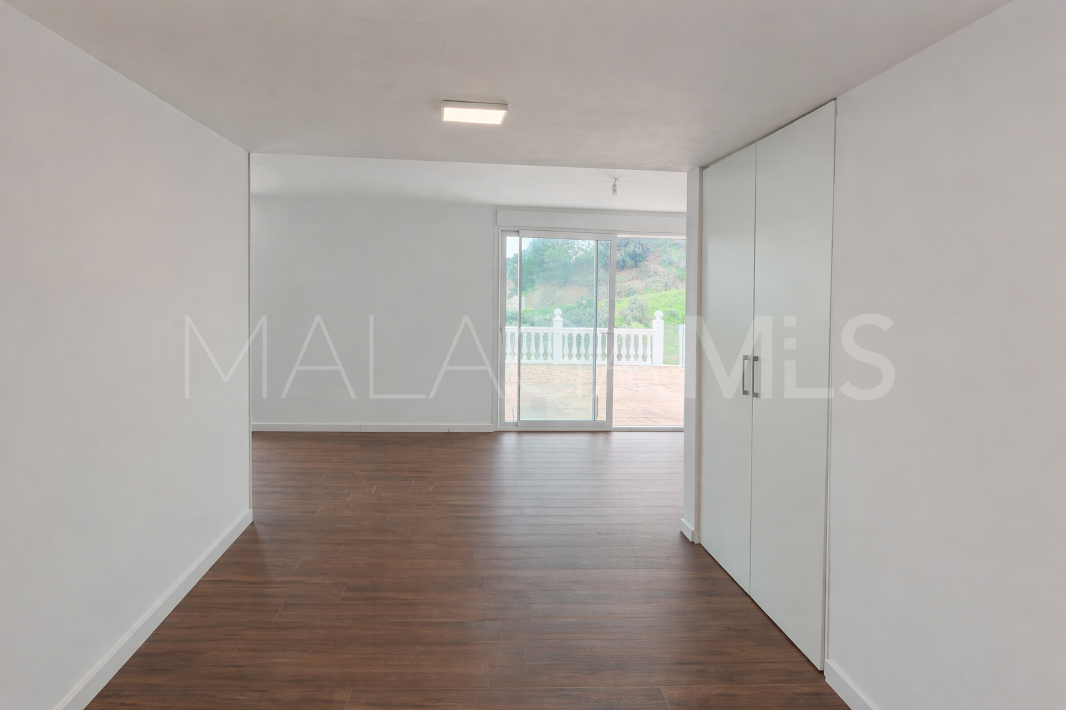 Finca for sale in Estepona