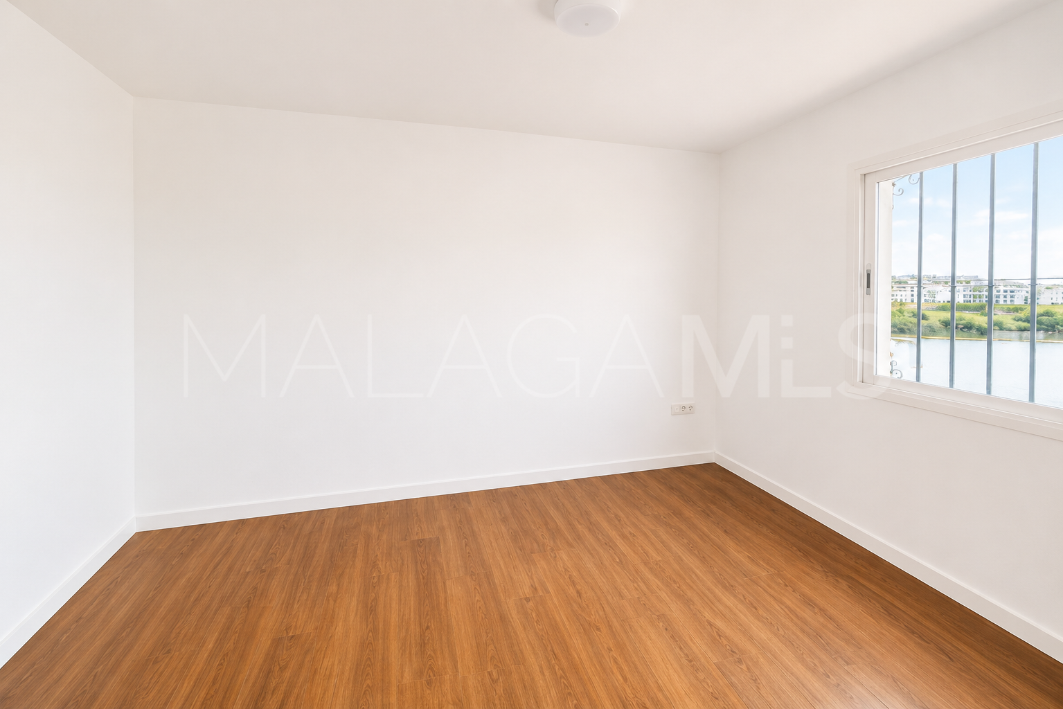 Finca for sale in Estepona
