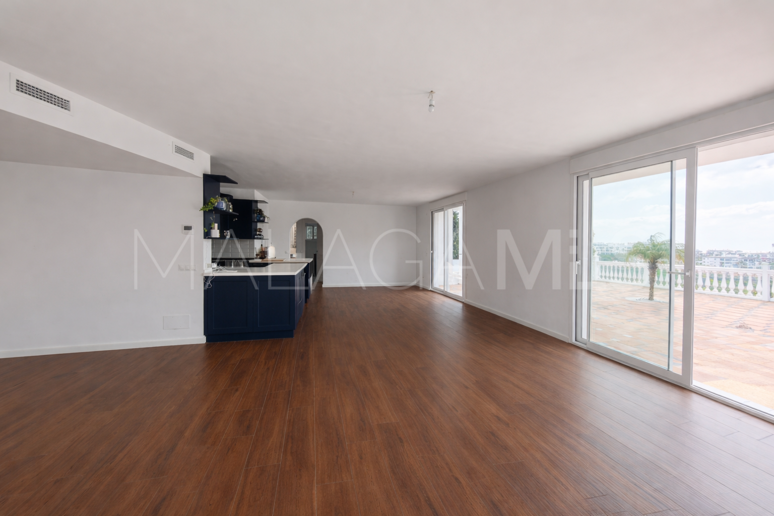 Finca for sale in Estepona