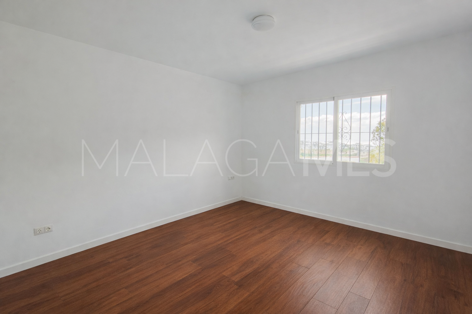 Finca for sale in Estepona