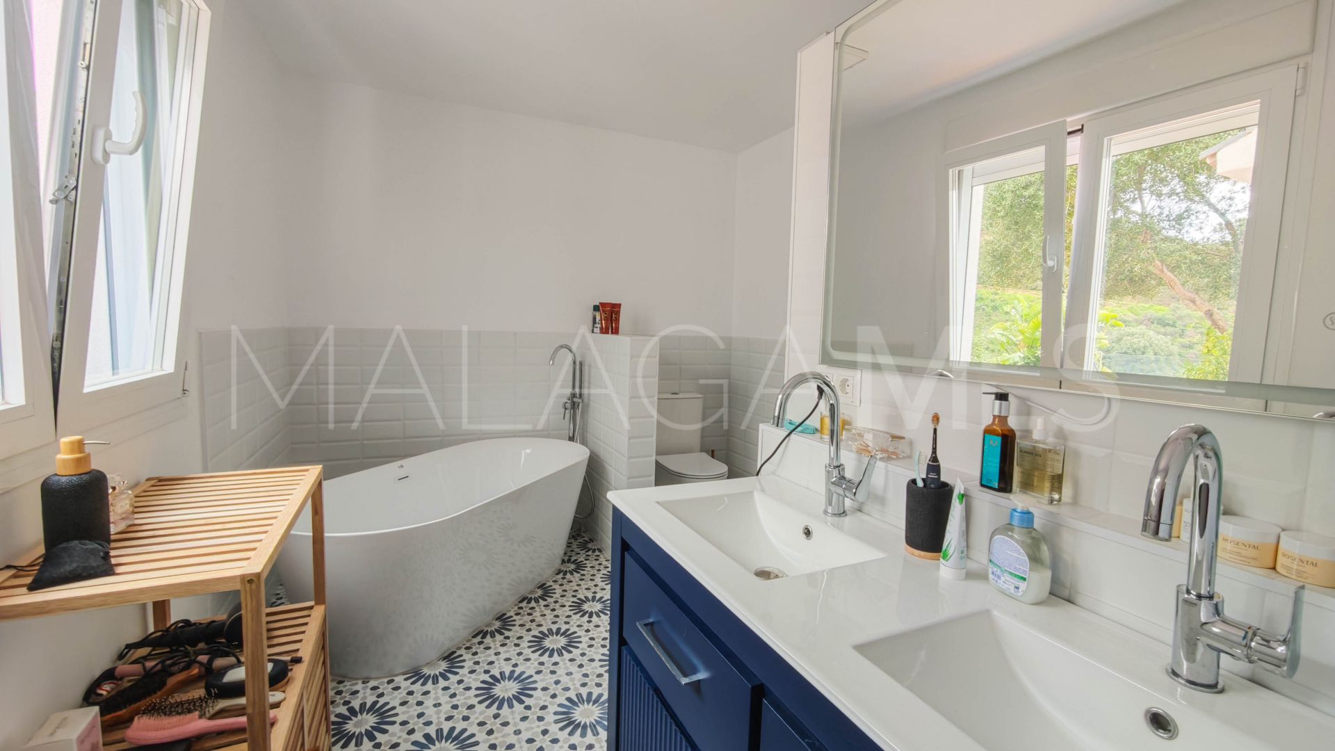 Finca for sale in Estepona