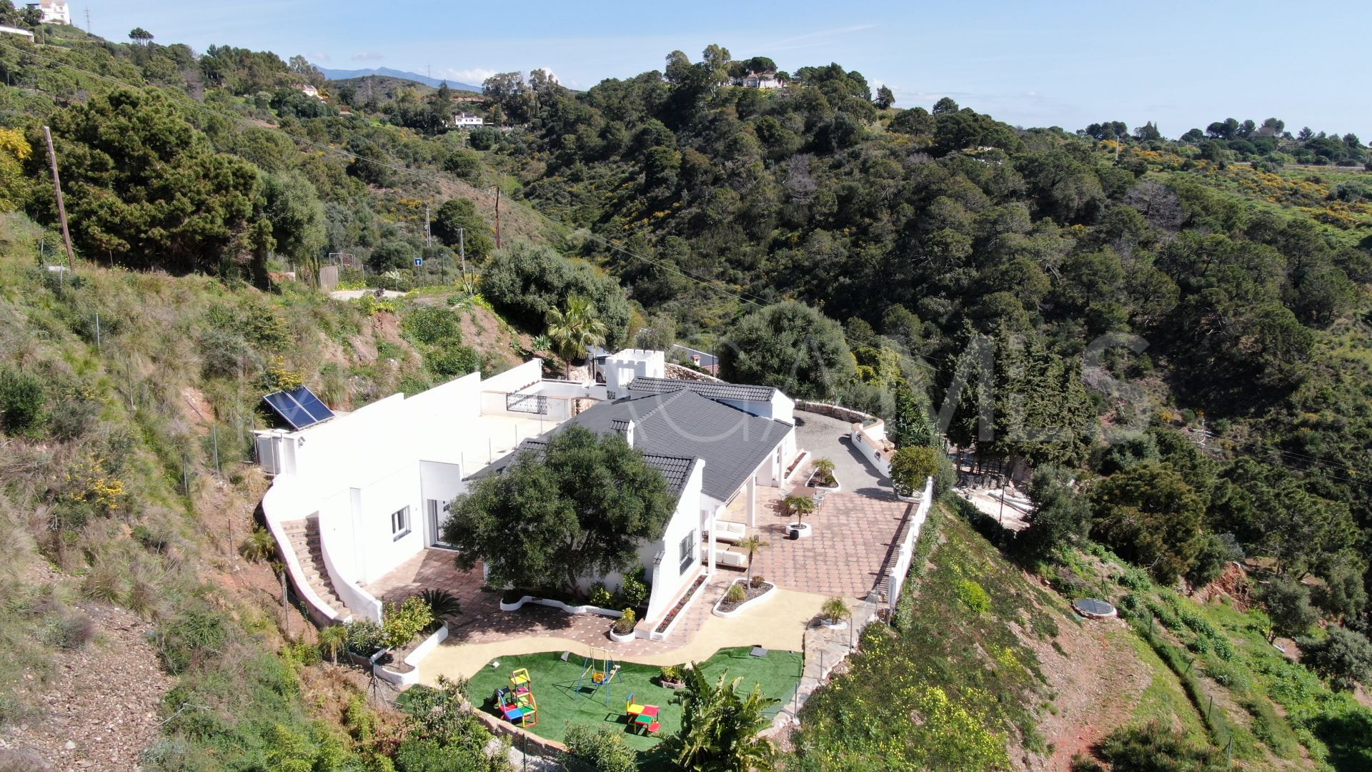 Finca for sale in Estepona