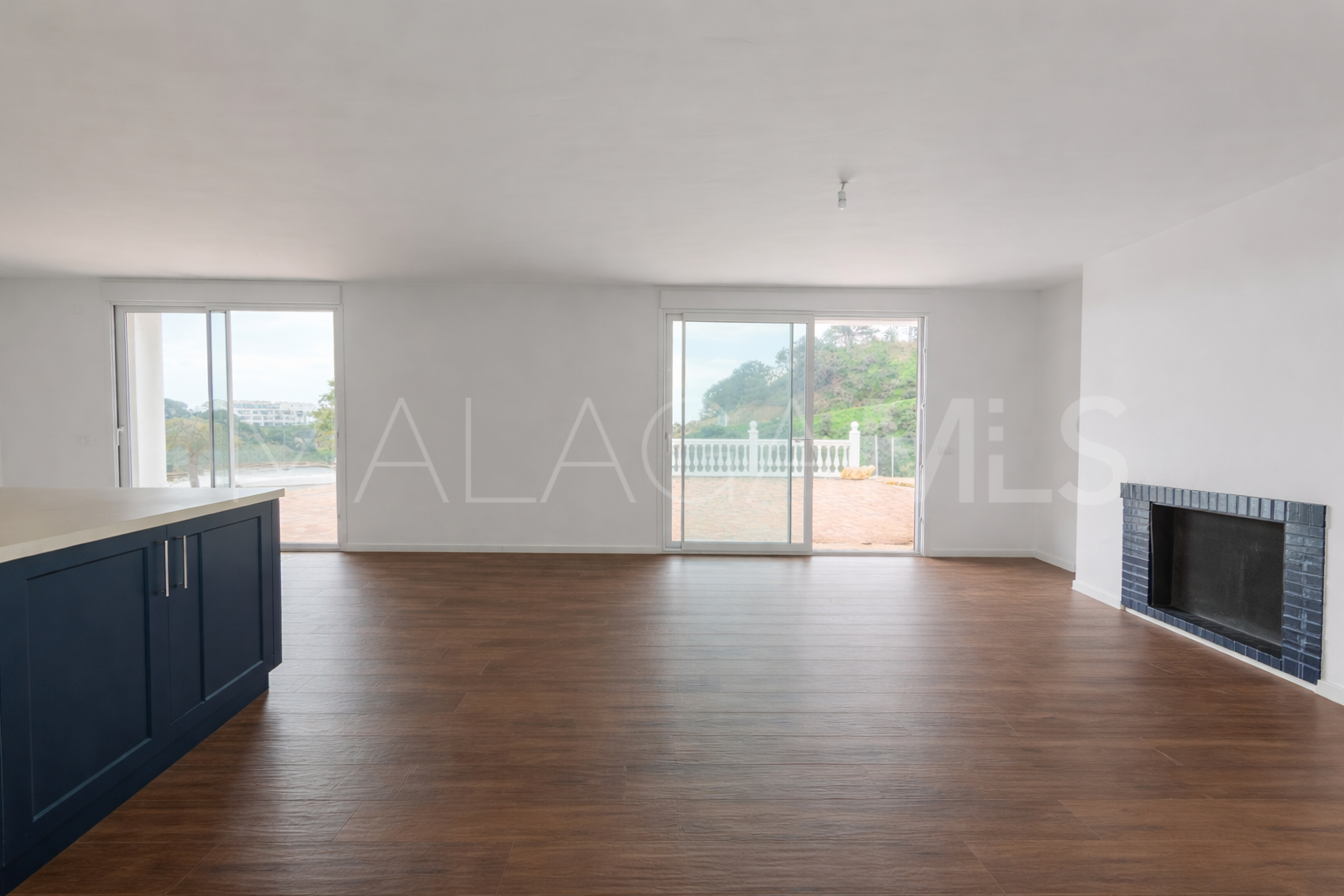 Finca for sale in Estepona