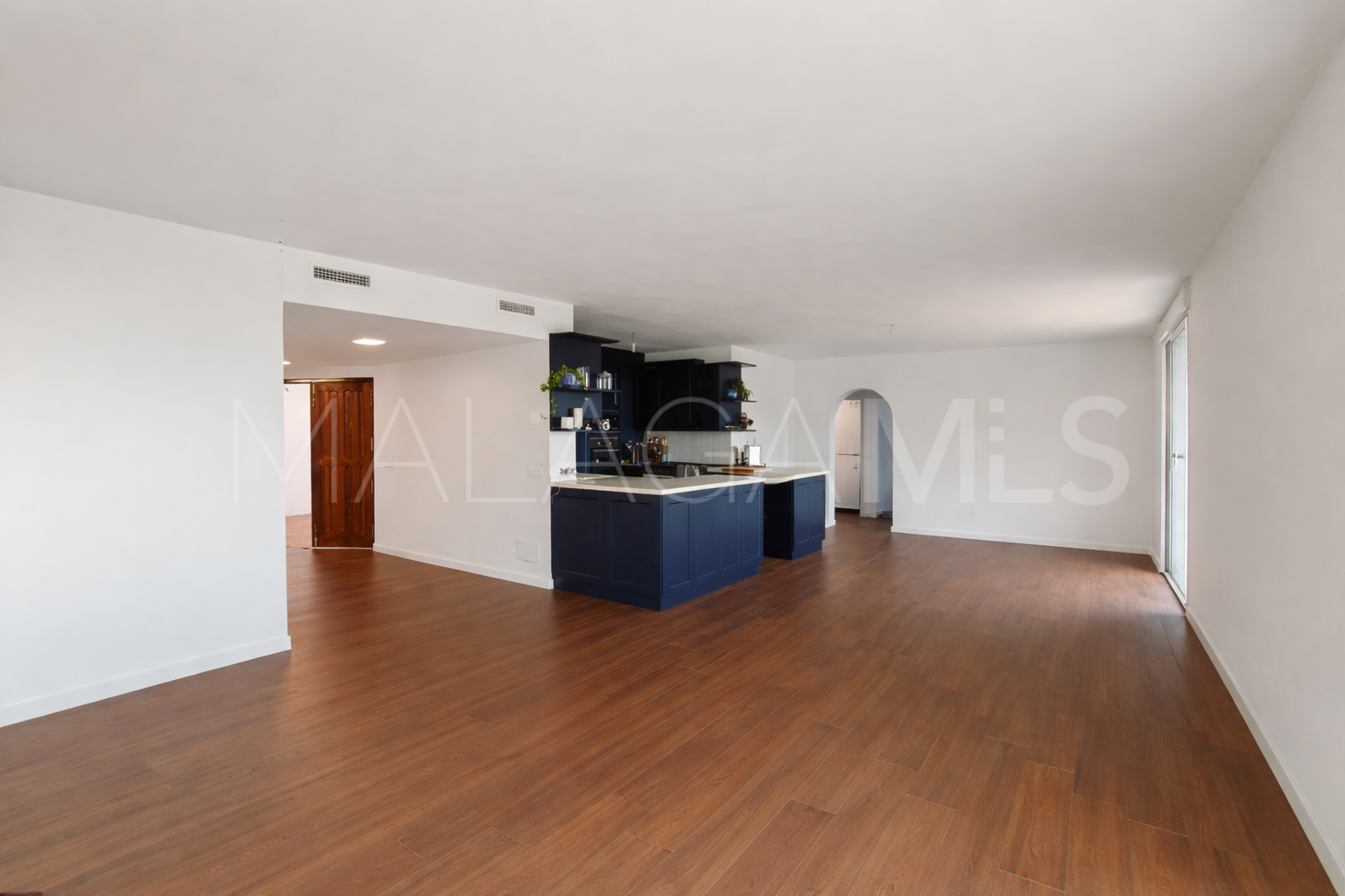 Finca for sale in Estepona