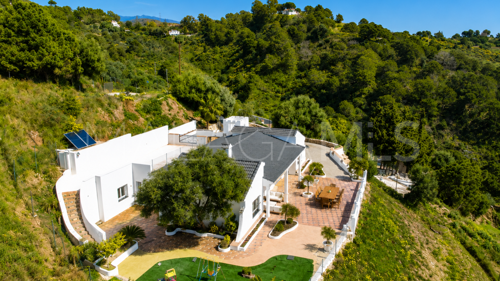 Finca for sale in Estepona