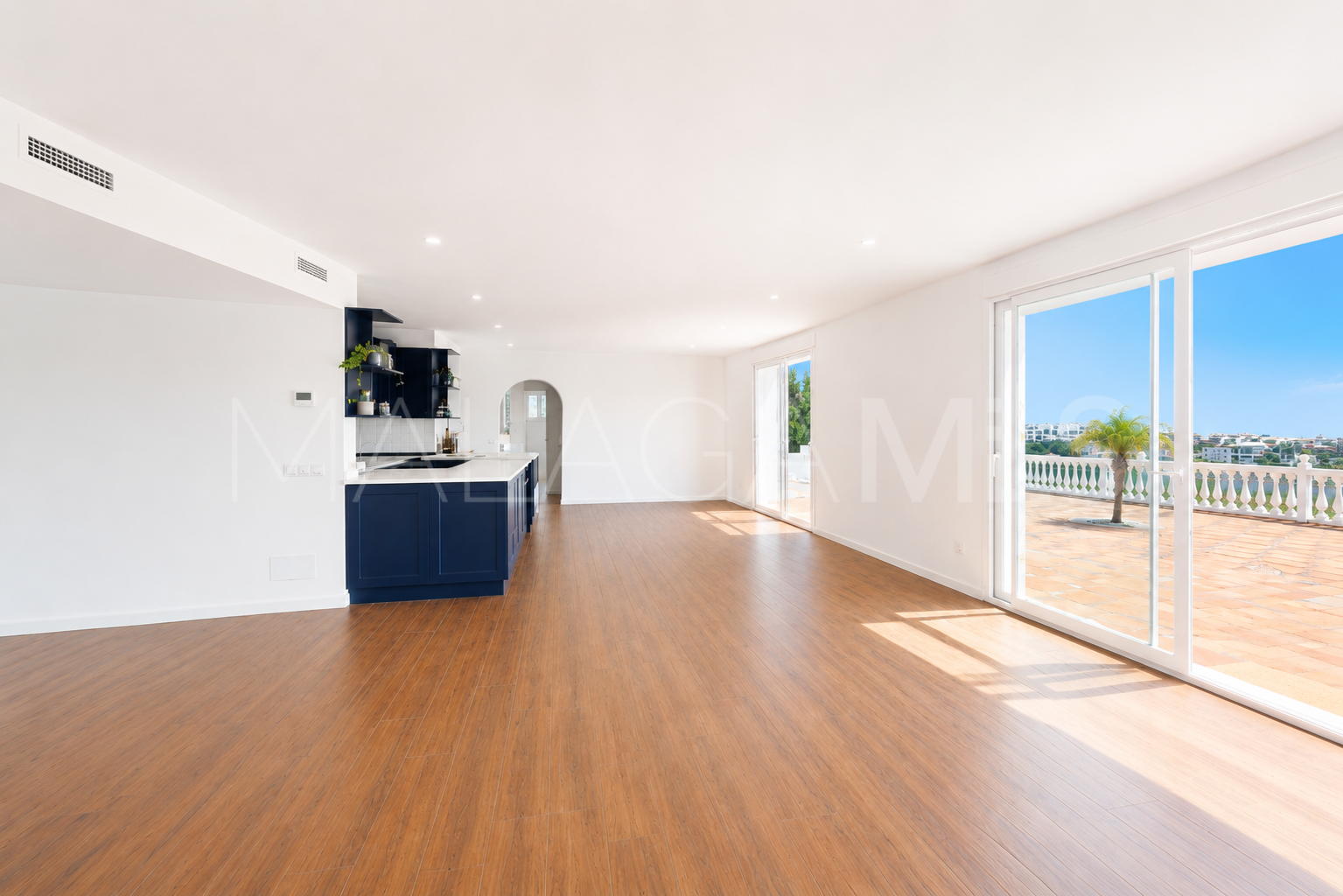Finca for sale in Estepona