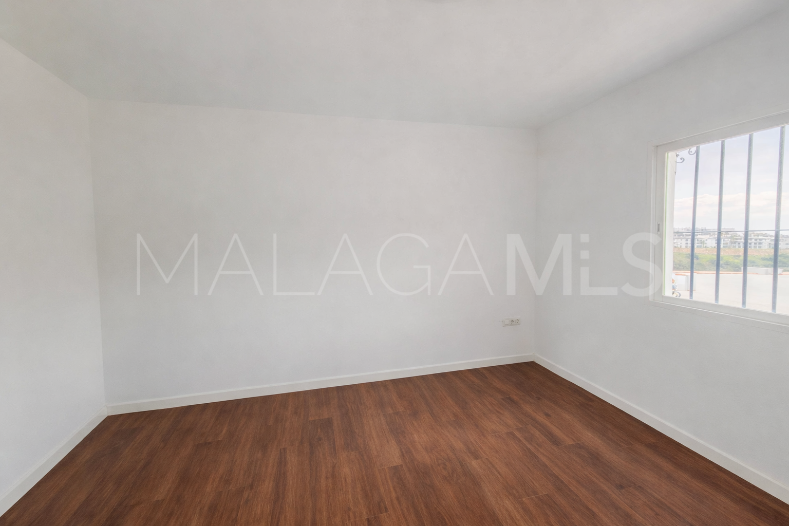 Finca for sale in Estepona