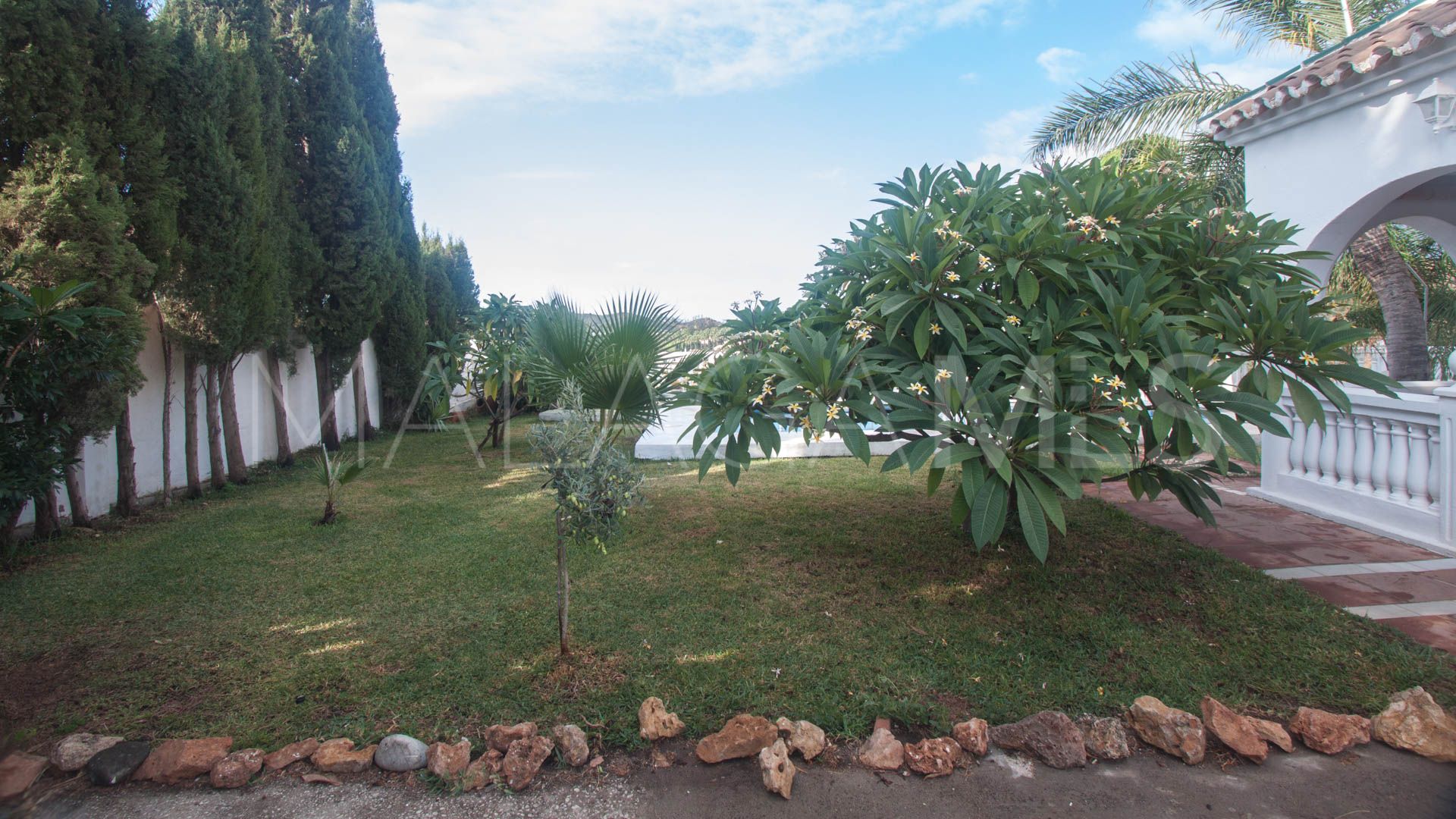 Finca for sale in Estepona