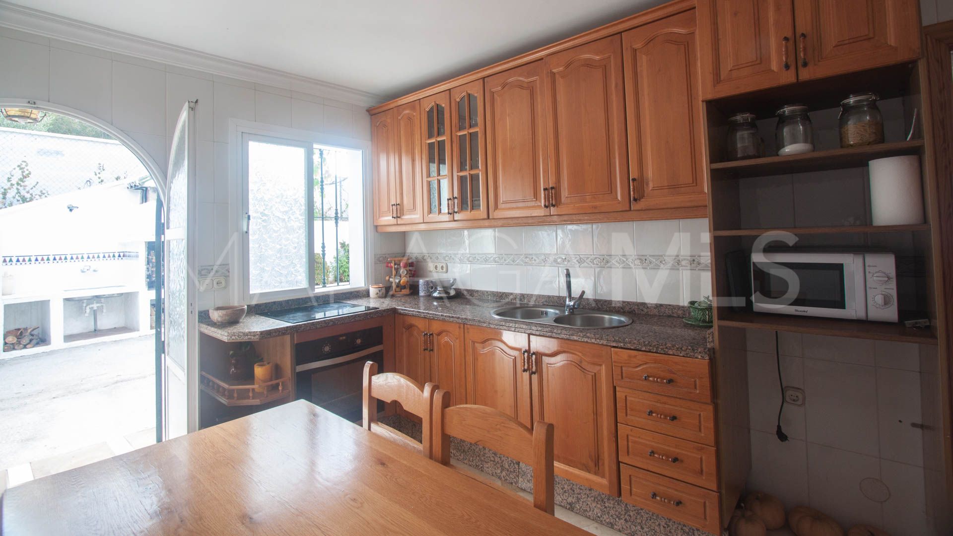 Finca for sale in Estepona