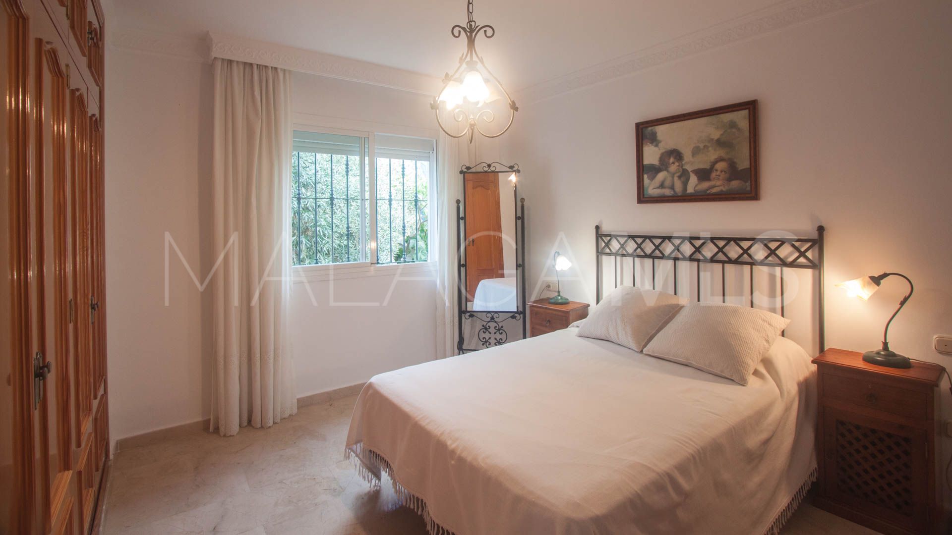 Finca for sale in Estepona