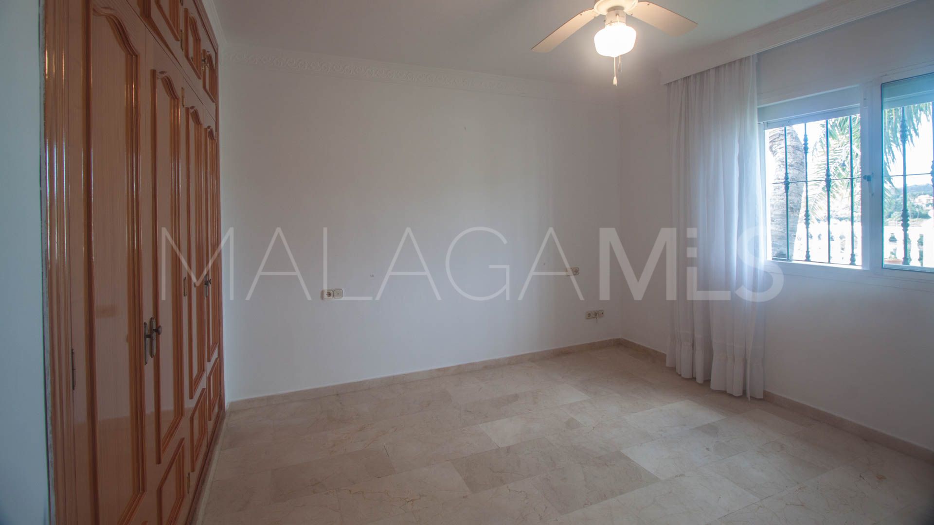 Finca for sale in Estepona