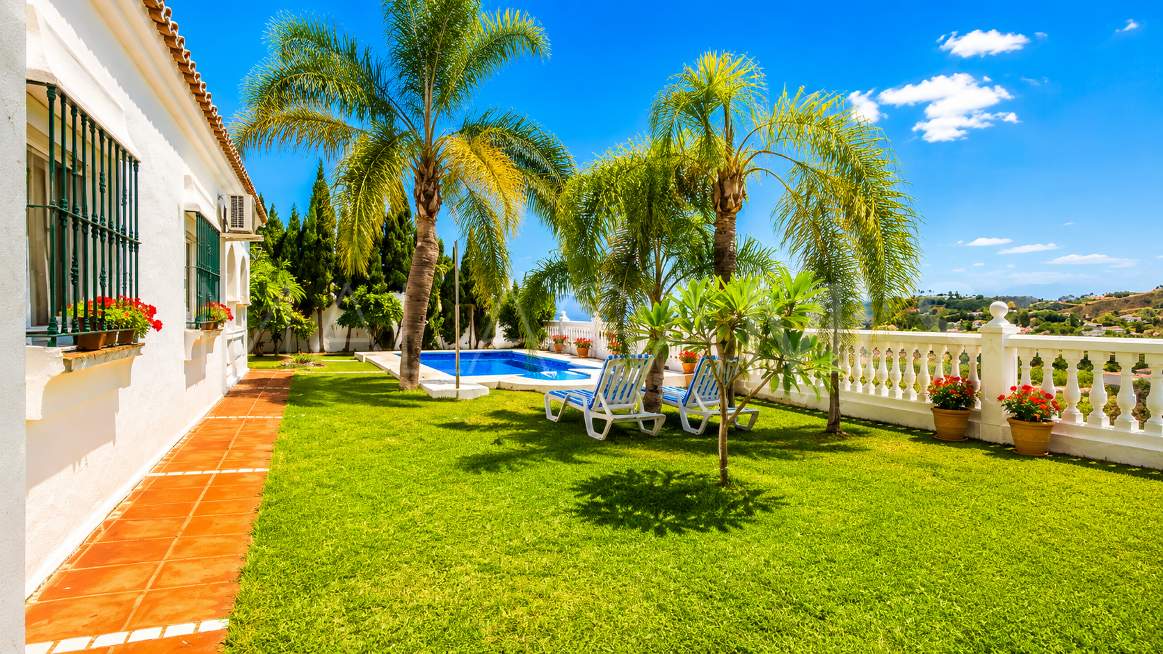 Finca with 3 bedrooms for sale in Estepona