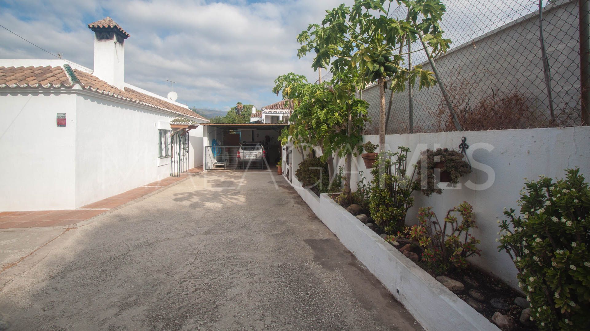 Finca for sale in Estepona