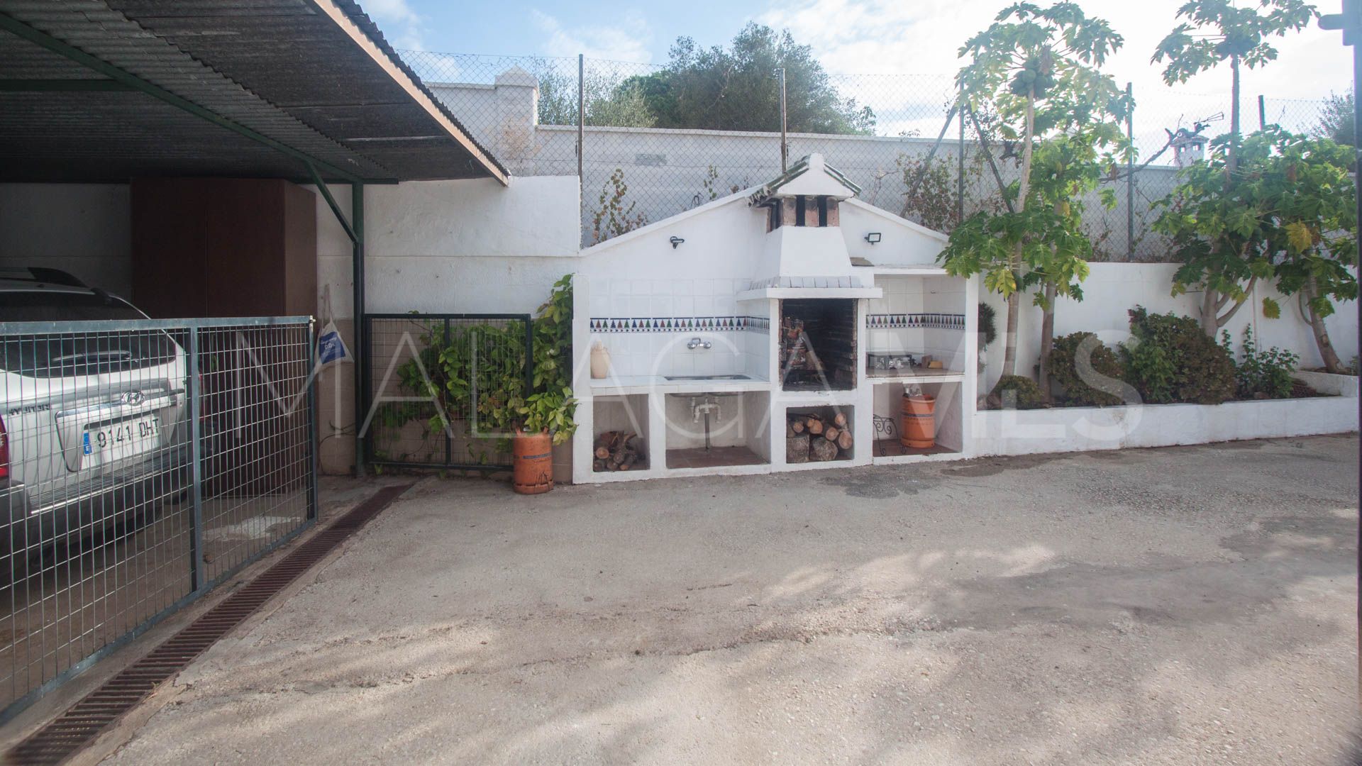 Finca for sale in Estepona
