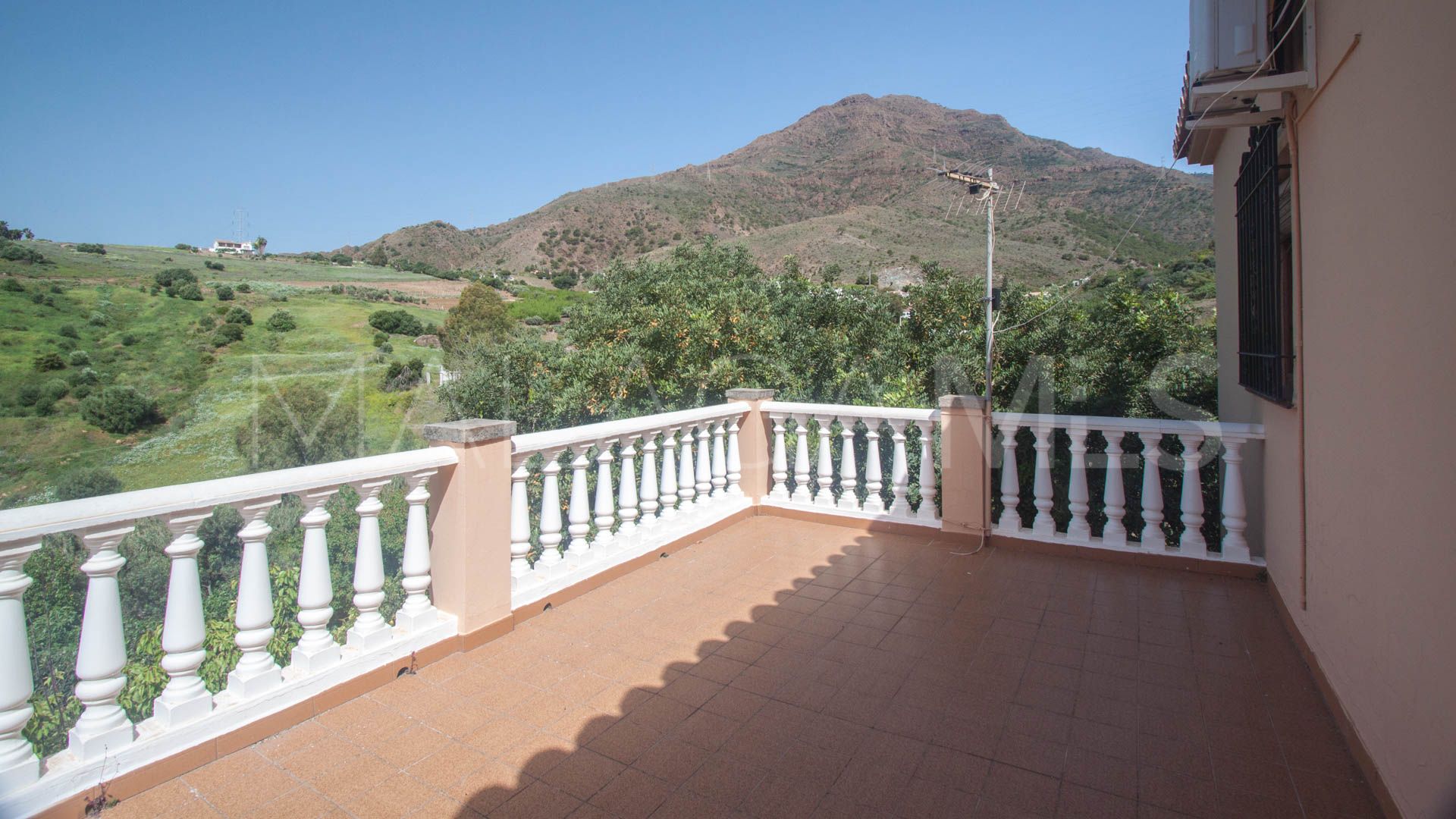 Finca for sale in Estepona