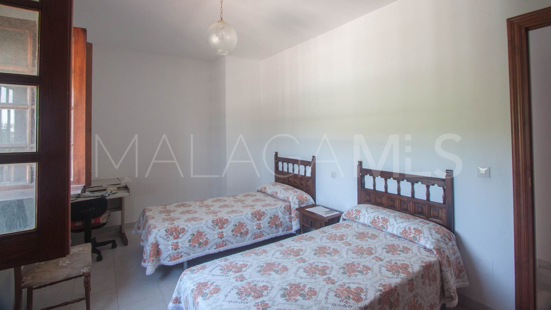 Finca for sale in Estepona