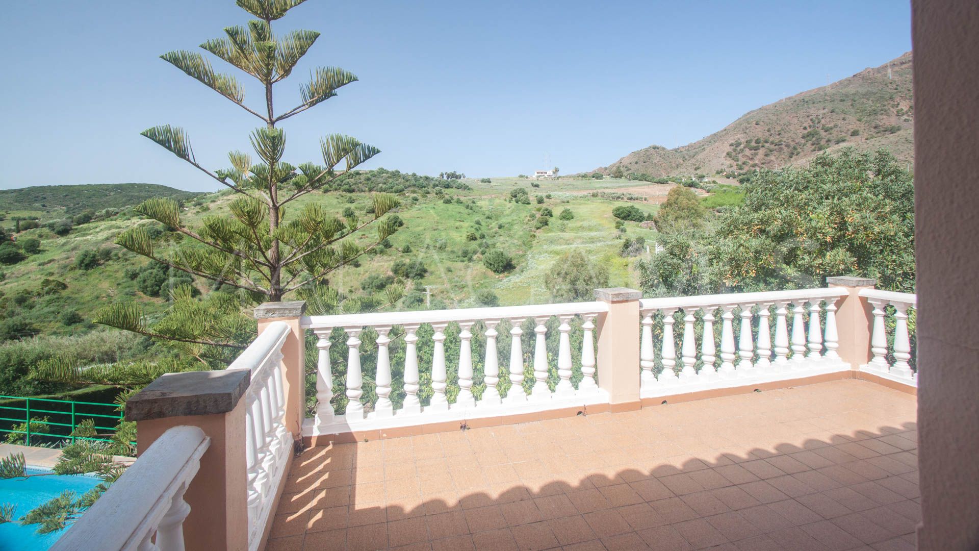 Finca for sale in Estepona