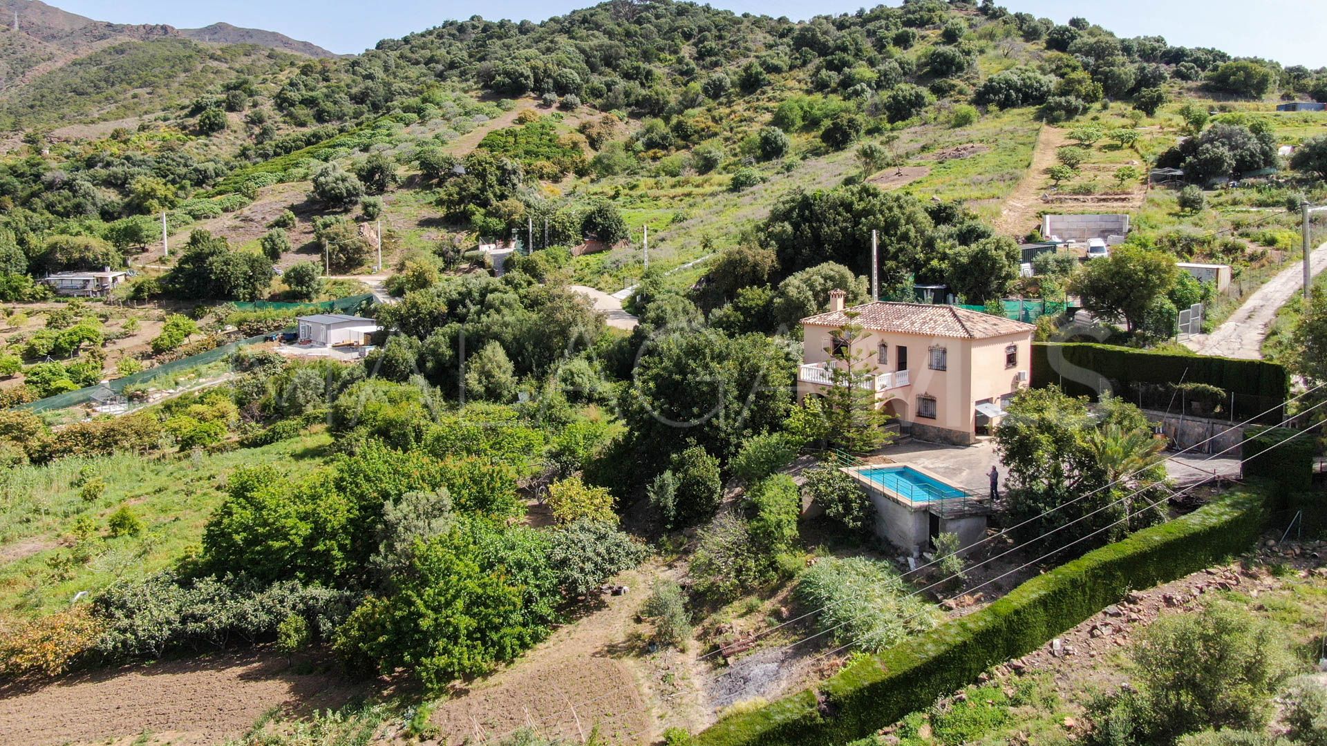 Finca for sale in Estepona