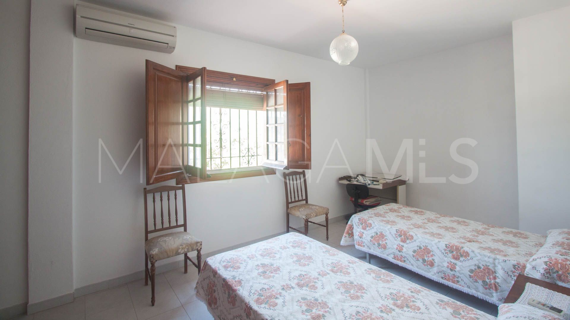 Finca for sale in Estepona