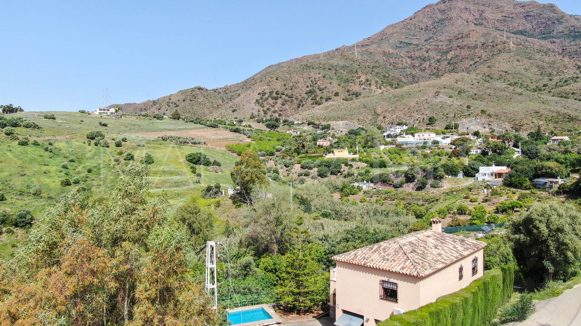 Finca for sale in Estepona