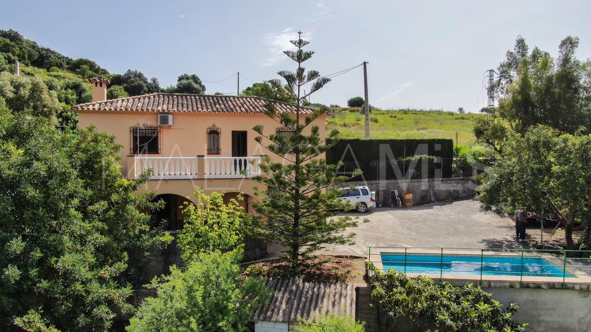 Finca for sale in Estepona