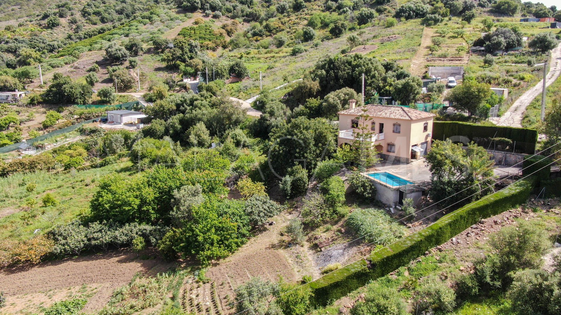 Finca for sale in Estepona