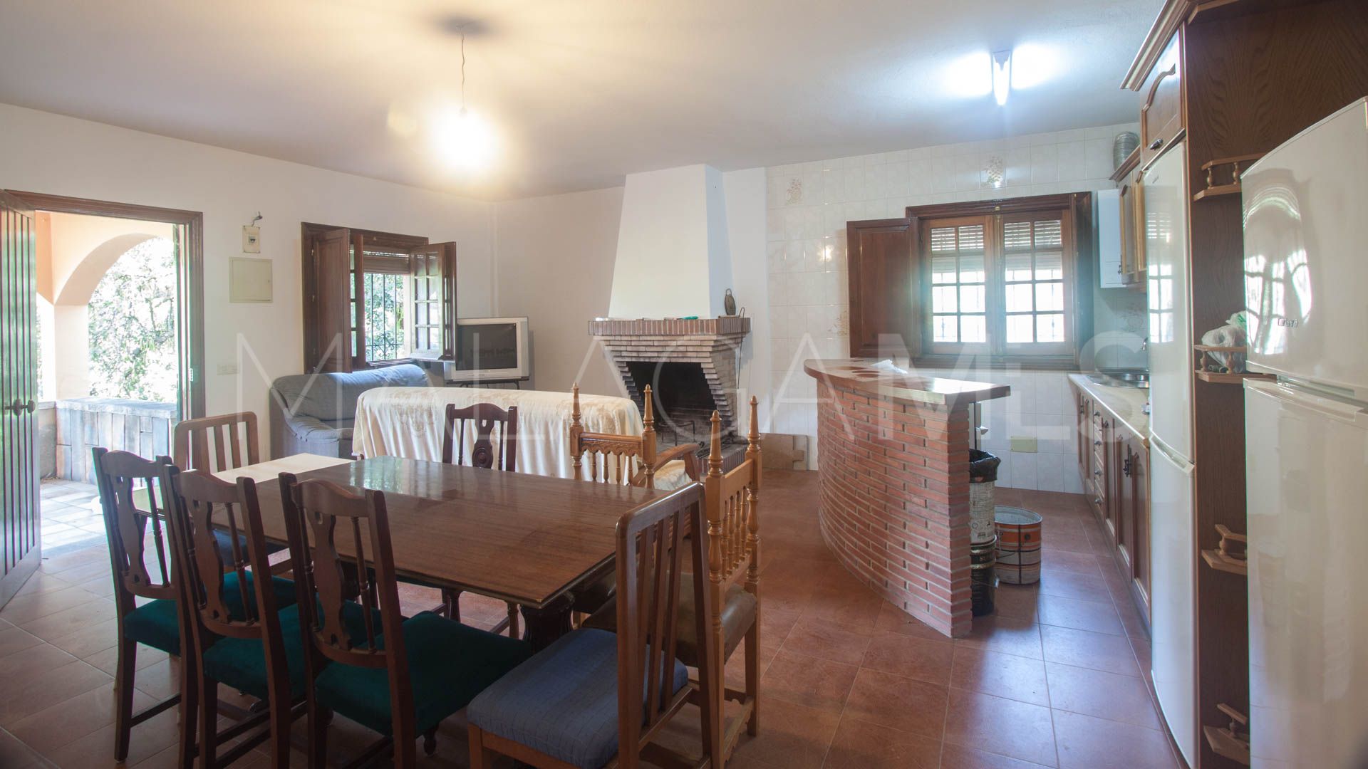 Finca for sale in Estepona