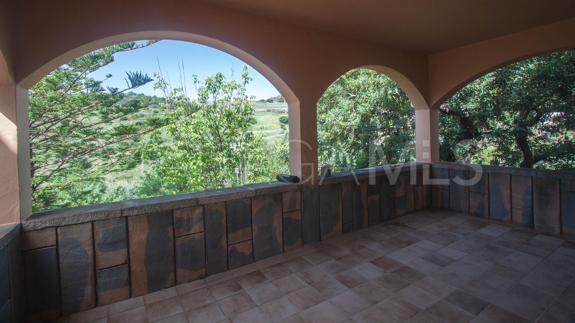 Finca for sale in Estepona