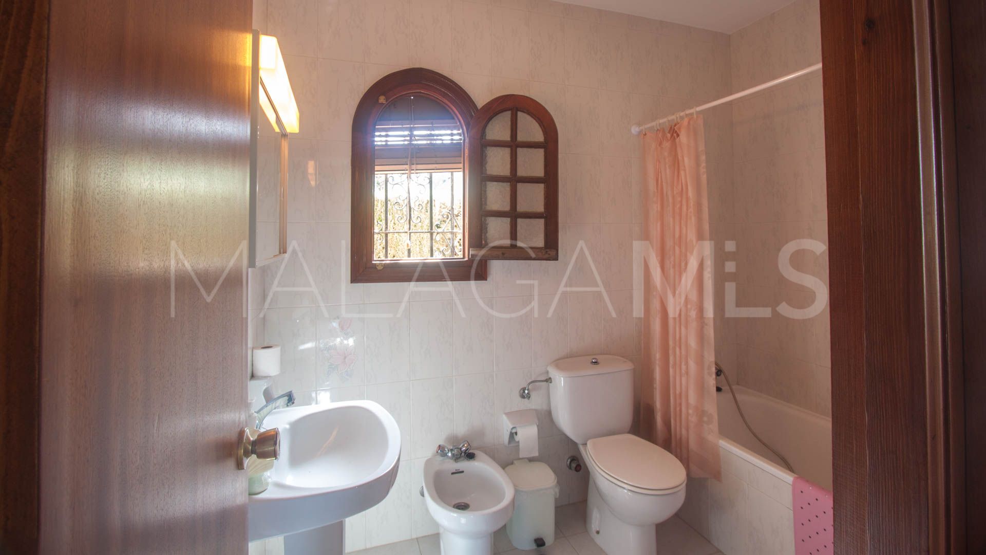 Finca for sale in Estepona