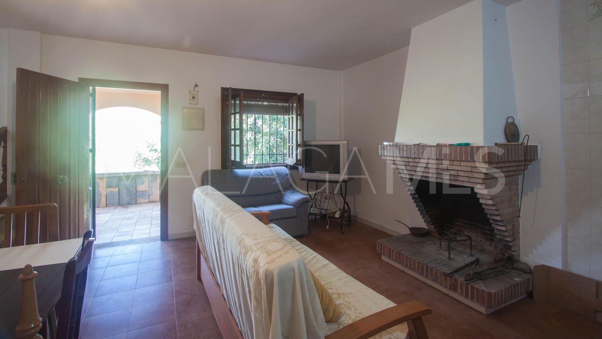 Finca for sale in Estepona