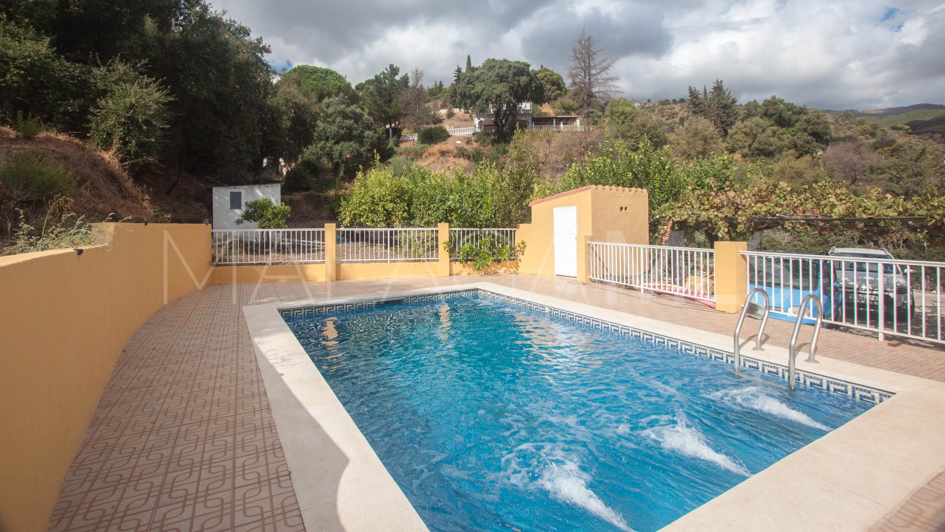 Finca for sale in Estepona