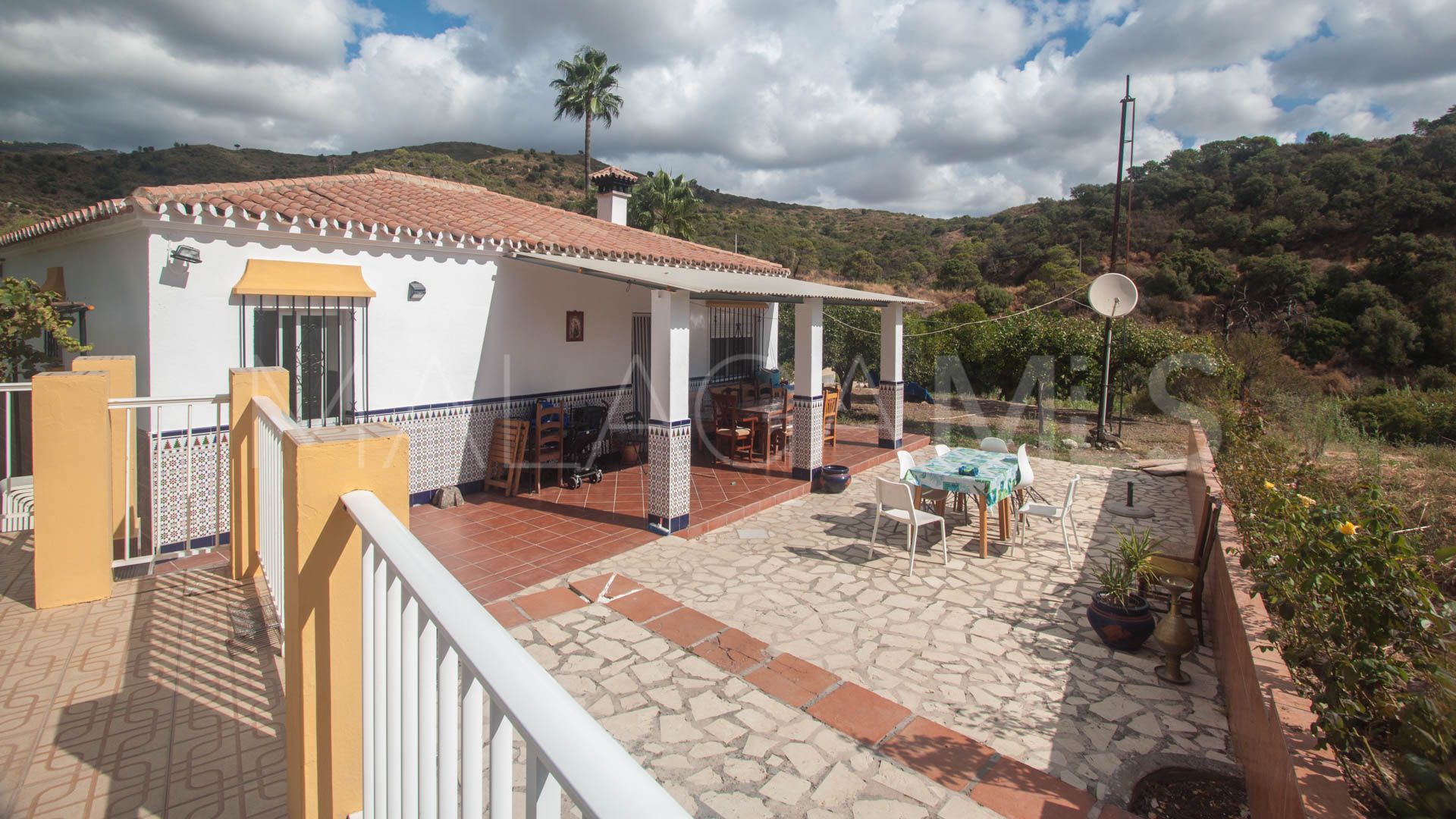 Finca for sale in Estepona