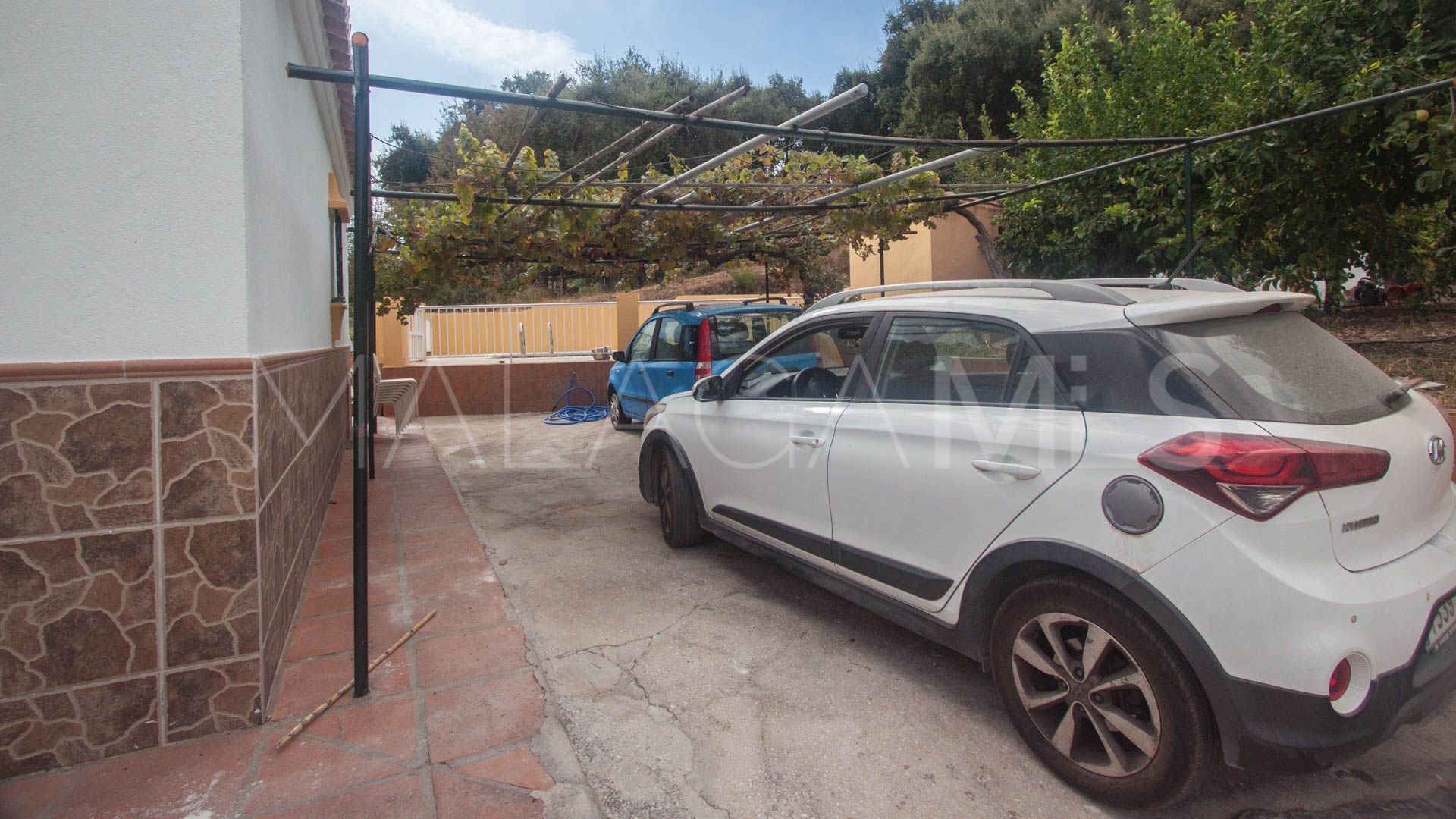 Finca for sale in Estepona