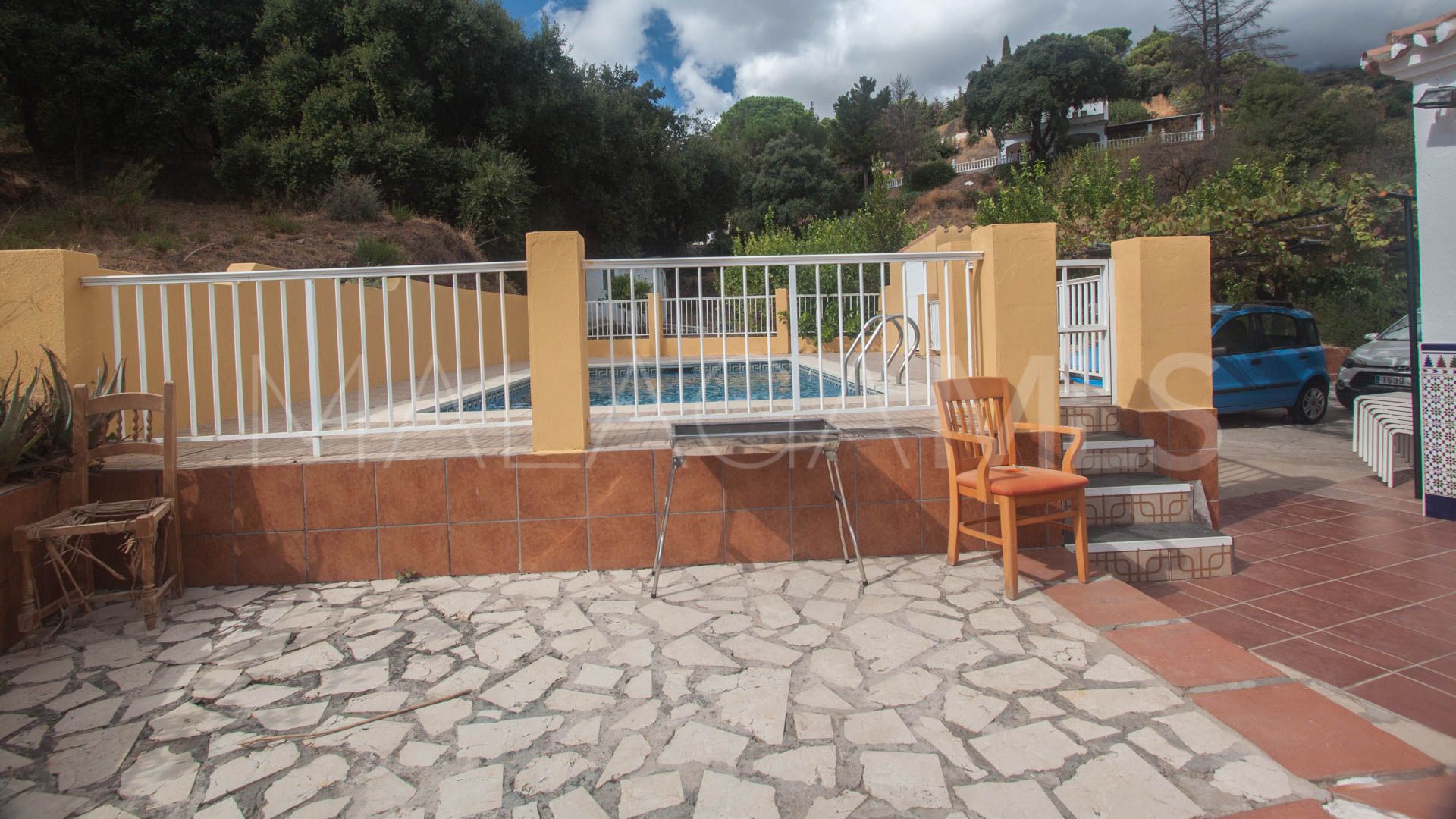 Finca for sale in Estepona