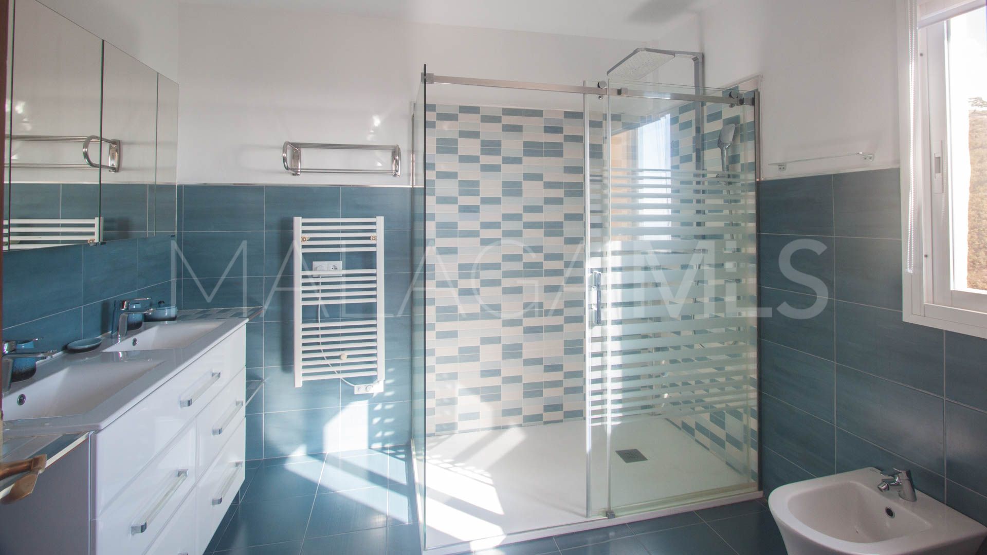 Finca for sale in Estepona
