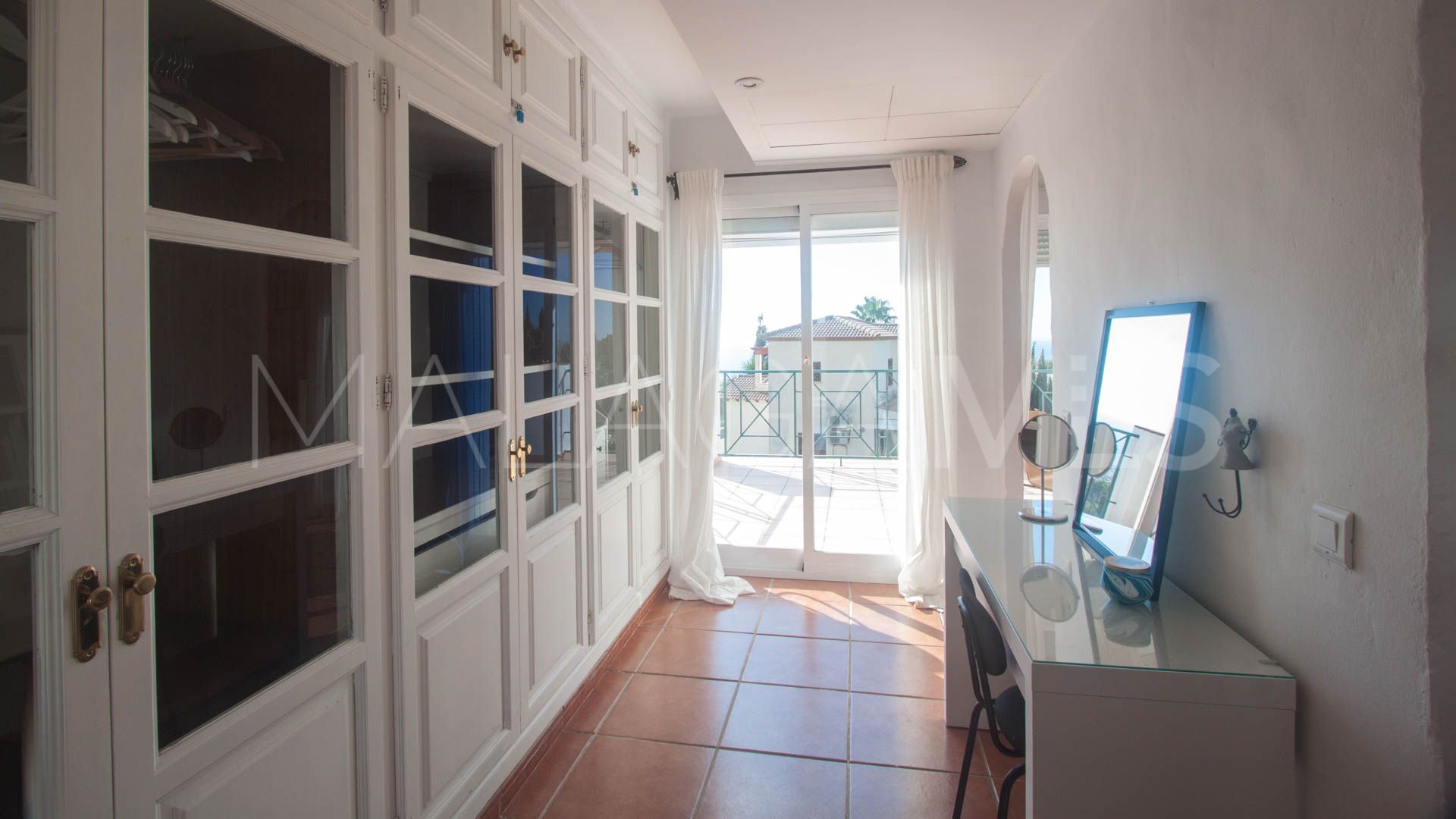 Finca for sale in Estepona