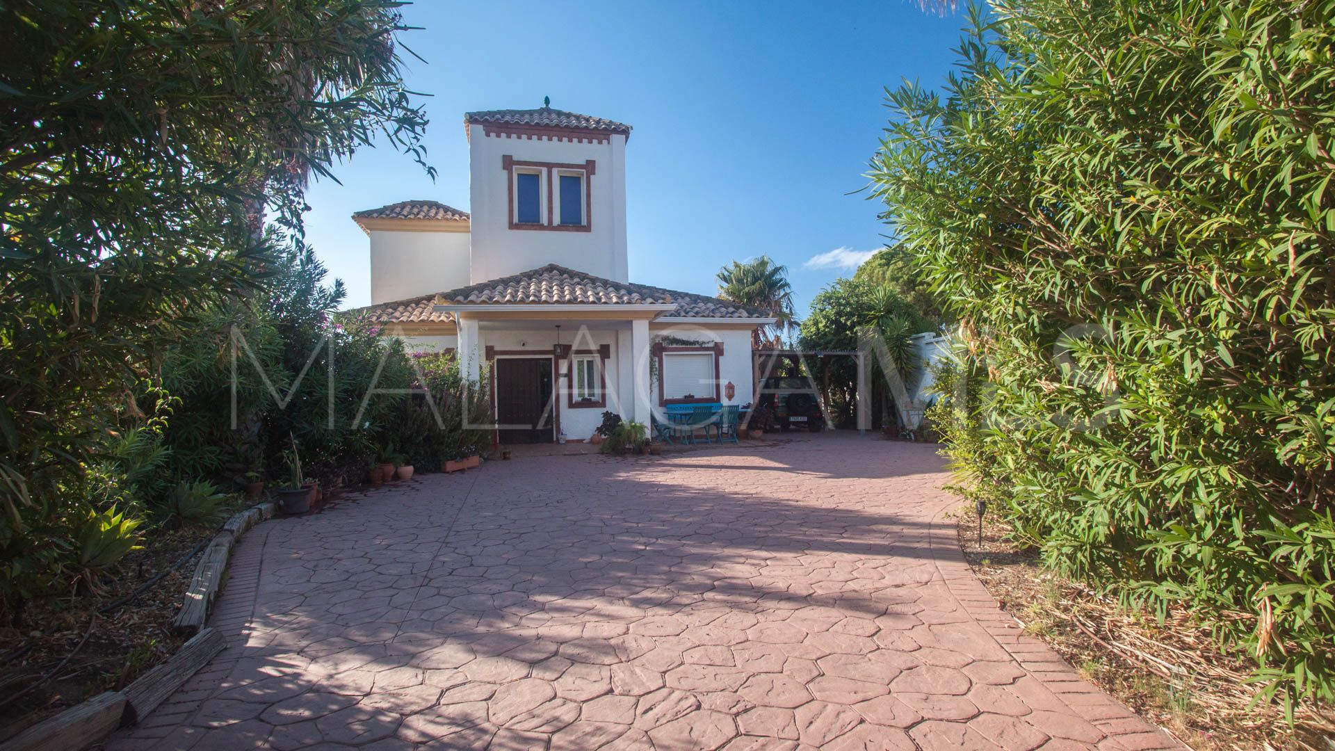 Finca for sale in Estepona
