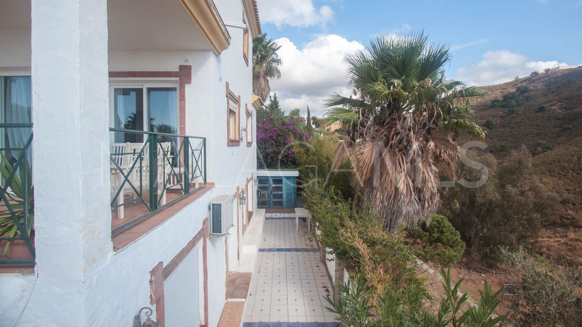 Finca for sale in Estepona