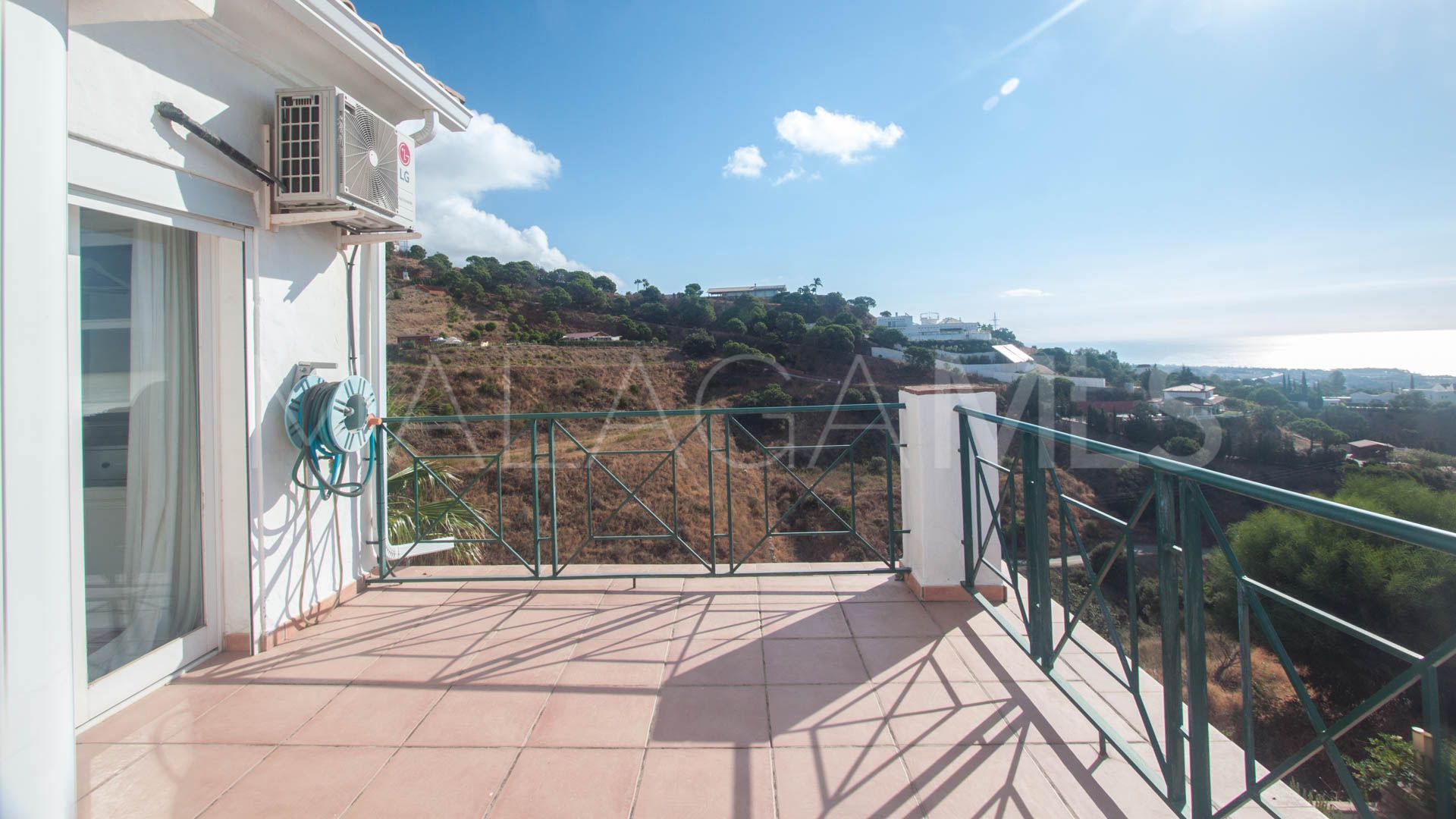 Finca for sale in Estepona