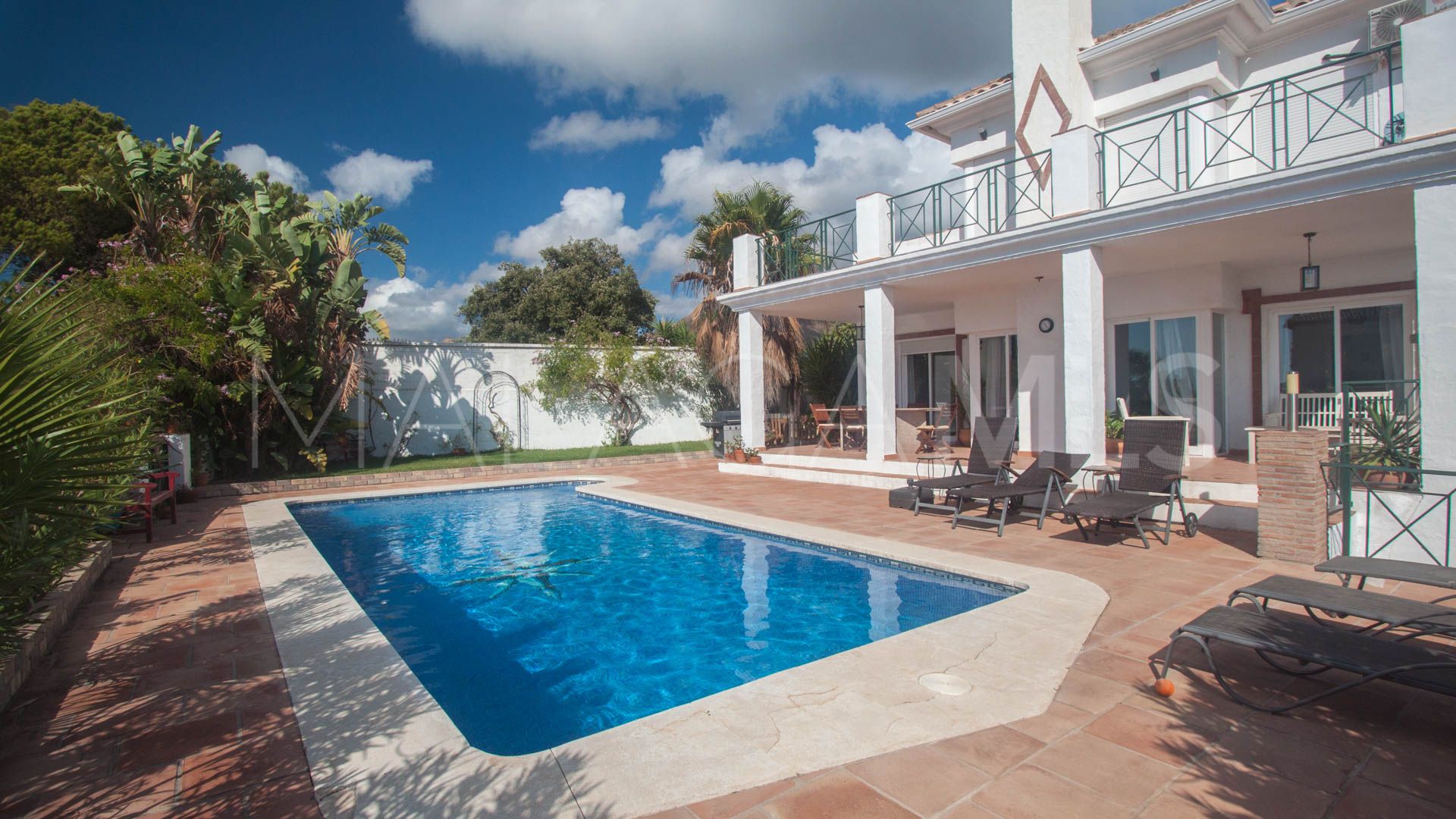 Finca for sale in Estepona