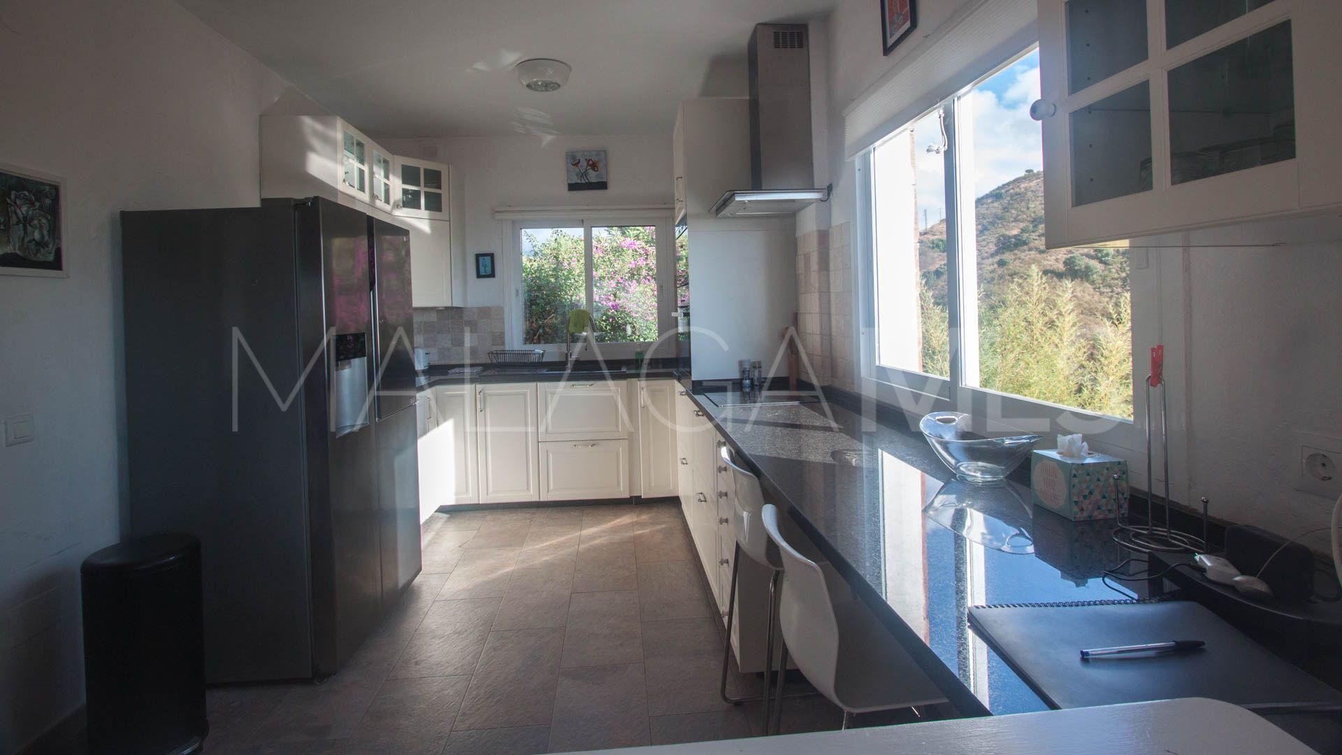 Finca for sale in Estepona