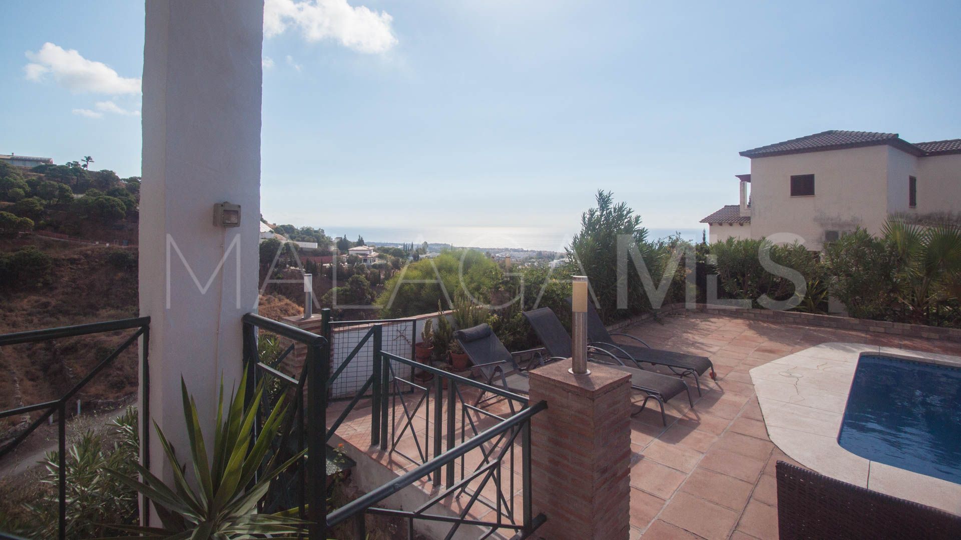 Finca for sale in Estepona