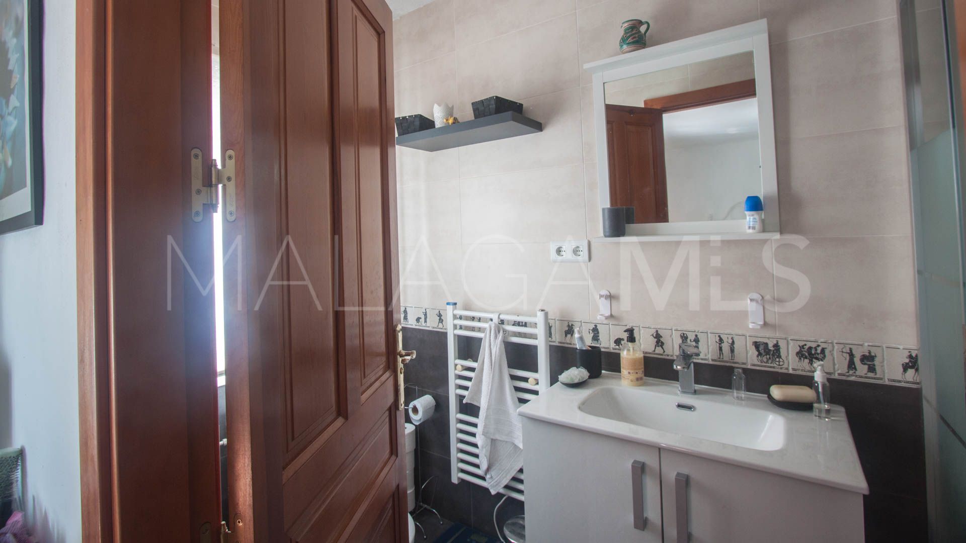 Finca for sale in Estepona