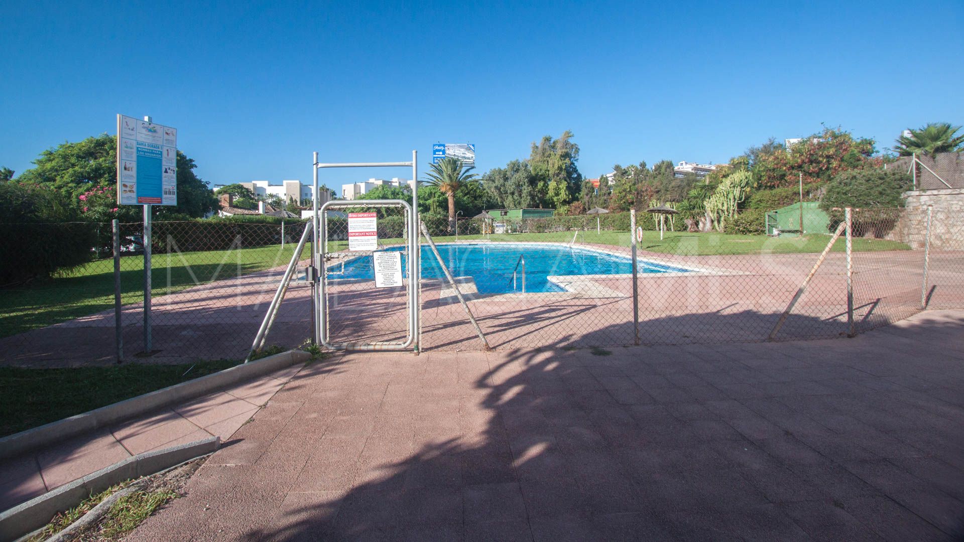 Maison de ville for sale in Estepona