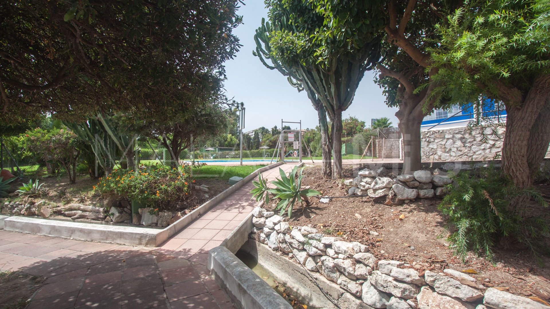 Maison de ville for sale in Estepona