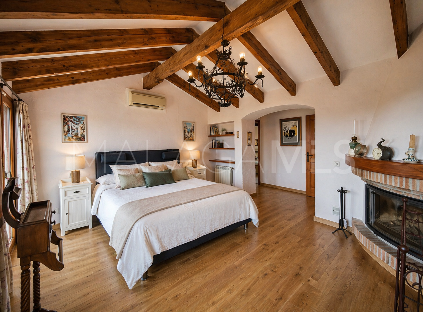 Finca for sale in Casares